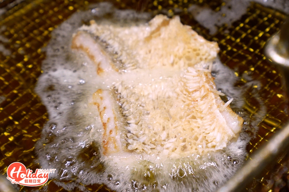 大廚則推介製作工序繁複的立鱗燒配海膽汁，厚身而嫩滑的甘鯛先炸至脆身再焗。