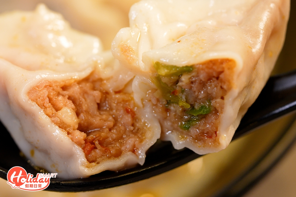 記者推介湯餃可配搭麻香三椒鮮肉餃子，餃子以花椒油、秘製麻辣醬炮製而成，先麻後辣，愈食愈過癮。