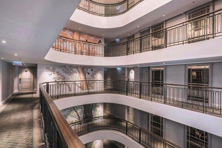 每個樓層都會用鳥、鳥籠作為設計