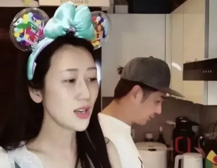 蔣麗莎曾經喺開直播嘅時候當面鬧陳浩民，令佢非常尷尬！