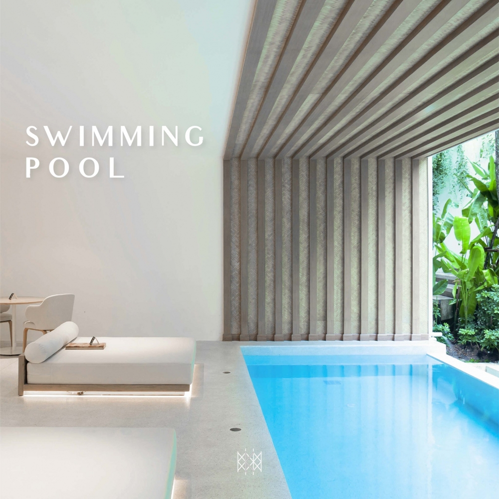 酒店嘅泳池算係半室外嘅，就算女士們驚曬黑都唔怕喇！