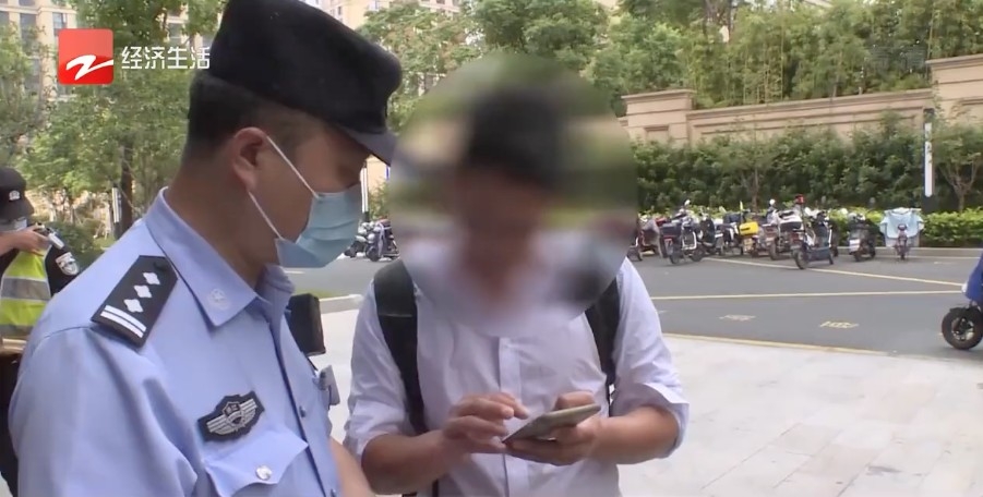 喺警方協調之下，男子決定向有關部門申請勞動仲裁