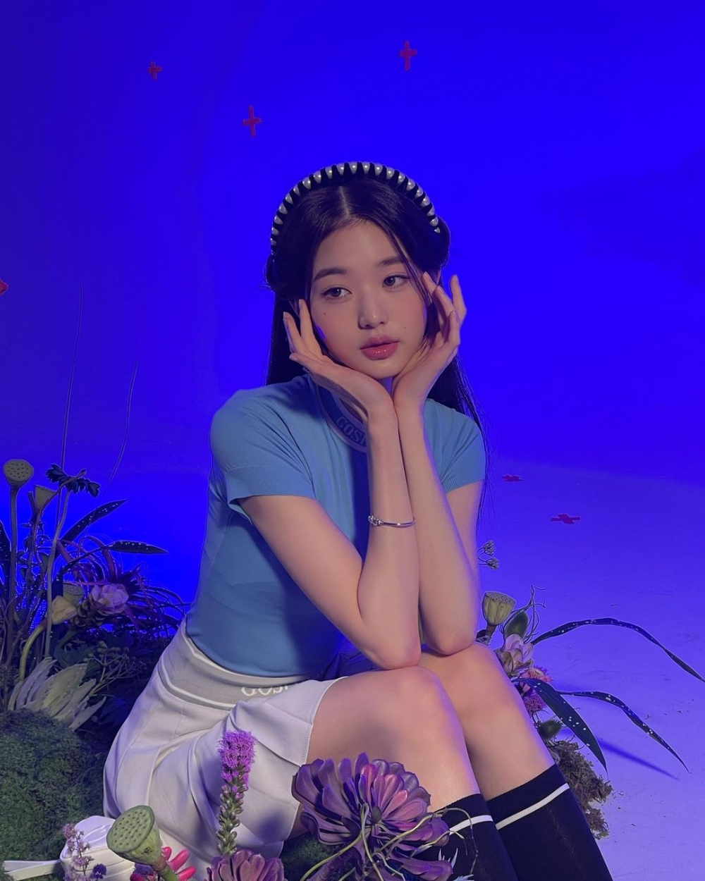 由於張員瑛過往被爆父母係中國人，佢嘅國籍之謎再度引起網民熱議。