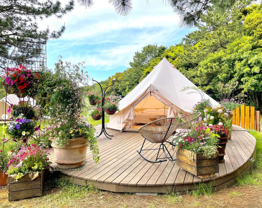 small_planet_campgrill ig