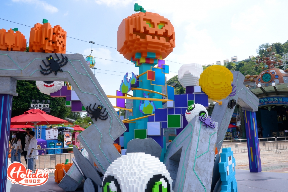 今年哈囉喂更將驚嚇體驗帶到元宇宙，山下海濱樂園會變身成「格新園宇宙」，區內設有多個主題打卡位，所有事物瓦解為成千上萬的像素粒粒，玩家要配合手機App與其他玩家捕捉隱藏在園宇宙不同角落的QR Codes，目標是挑戰不同任務，阻止入侵者搞破壞，集齊即可過關贏走獎品！