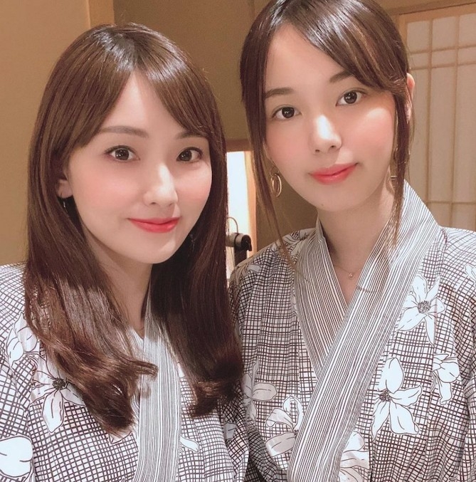 而佢同囡囡一齊自拍嘅時候，二人更加似姐妹！