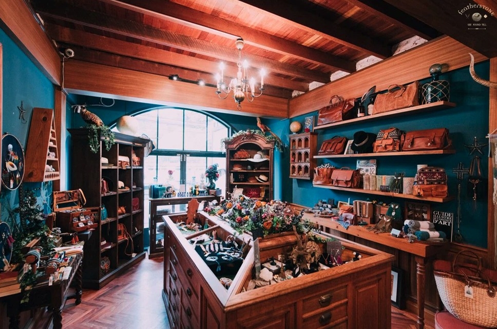 featherstone_cafe IG