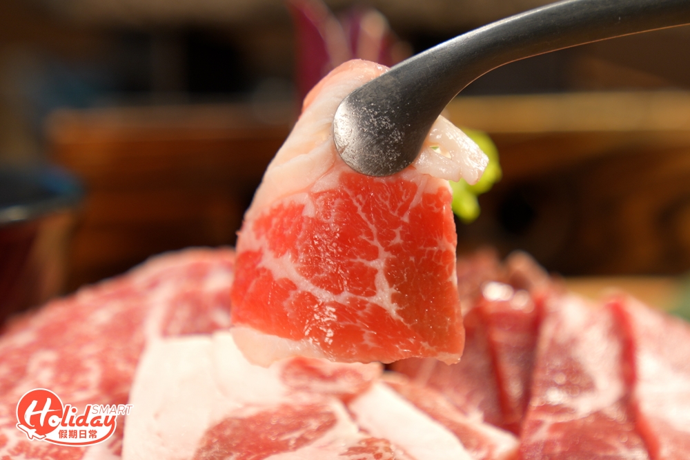 而油脂最豐富的一定是牛五花,微焦的外皮加上啖啖脂肪,食落外脆內軟,油香味非常突出,滋味十足。