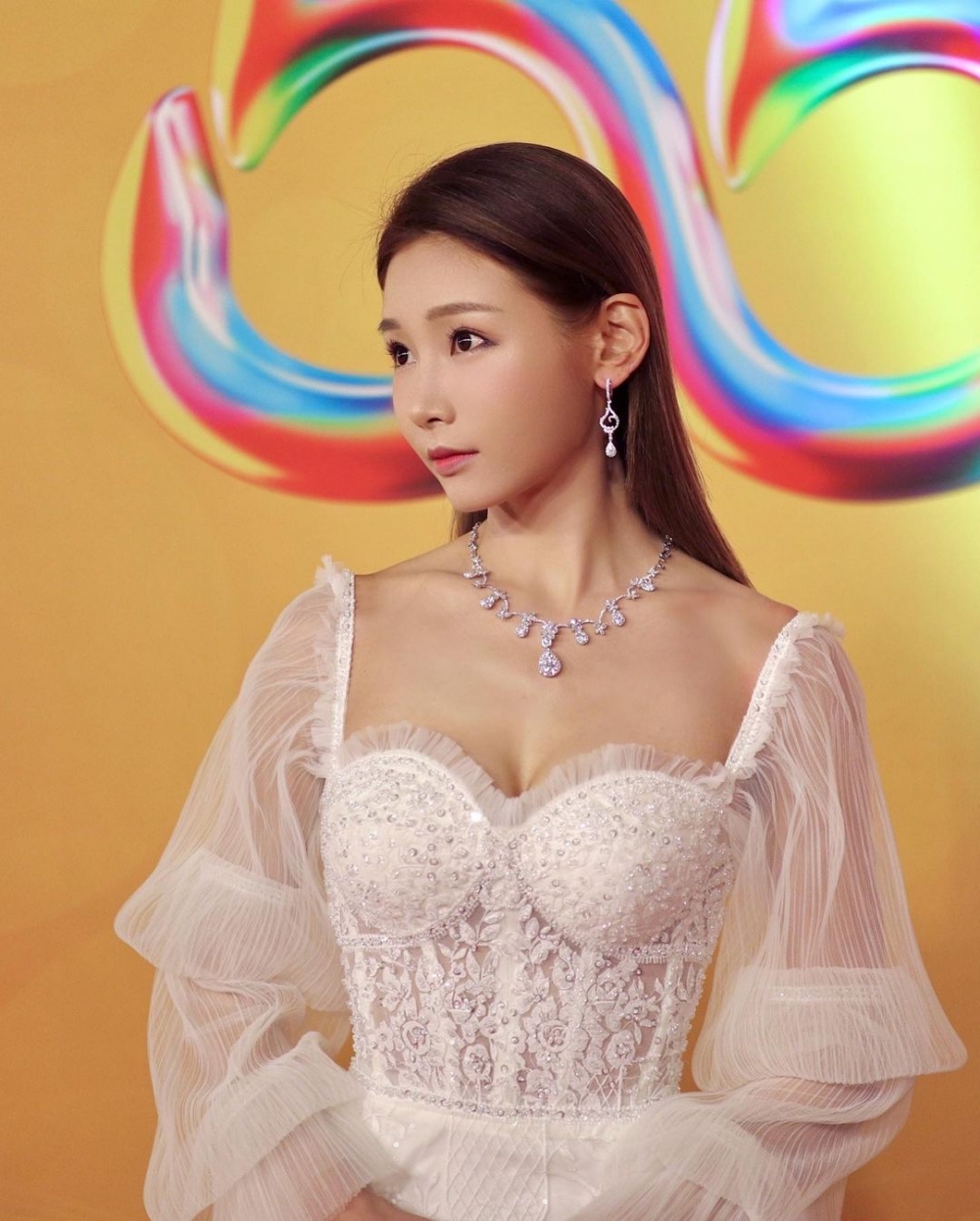 簡淑兒離巢後變自由身