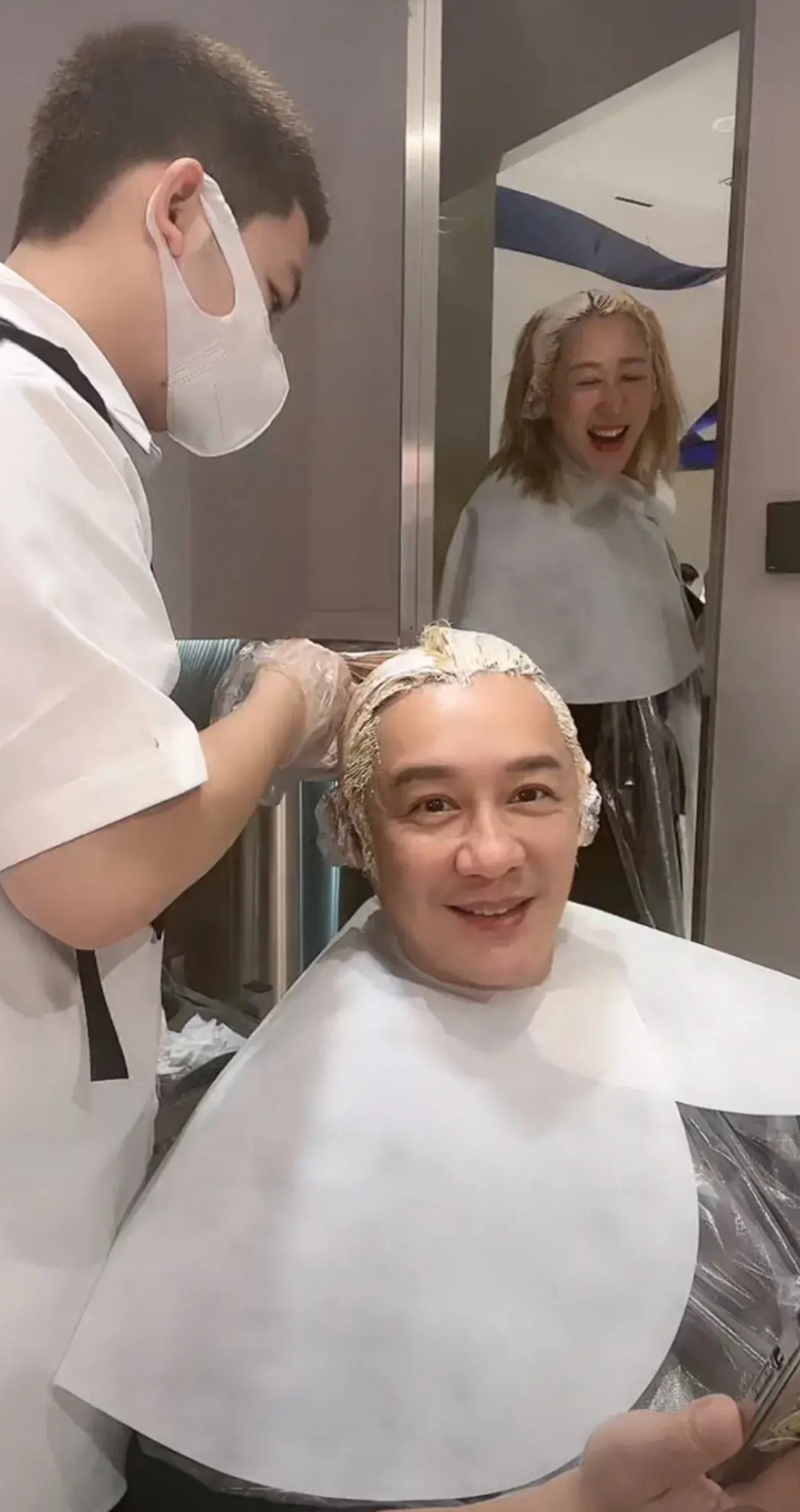 昨日（5日），蔣麗莎開直播同陳浩民一齊染頭髮
