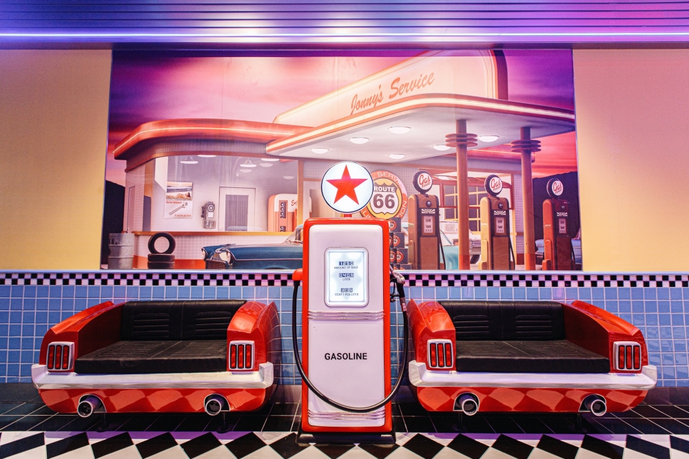 4至5樓的廁所主題相當精彩，化身成美國加油站、快餐店、美髮沙龍店和百老匯劇院後台更衣室等。