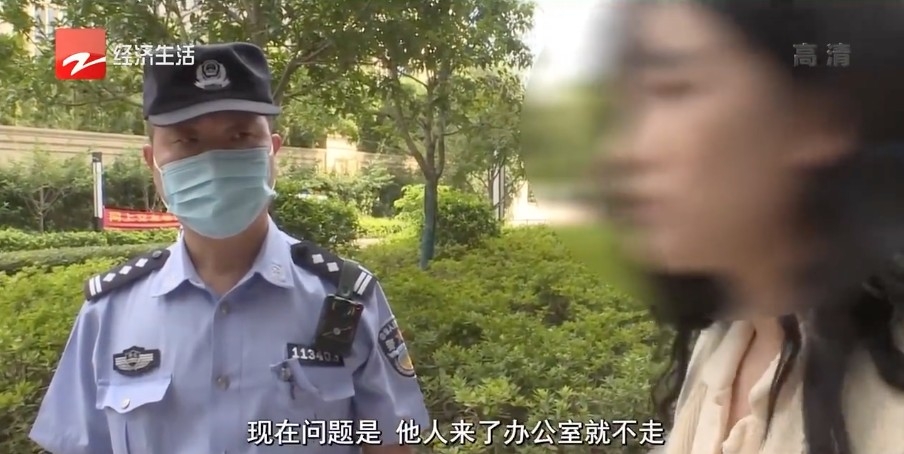 公司職員亦表示對方不滿被辭退可以向部門申請仲裁，但賴死唔走對公司其他人造成困擾