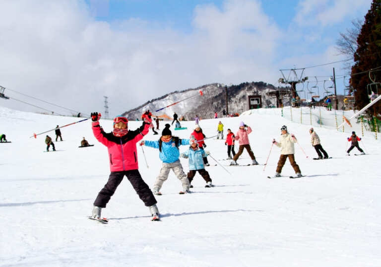 宮城蔵王St.MARY滑雪場鄰近仙台市及山形市。