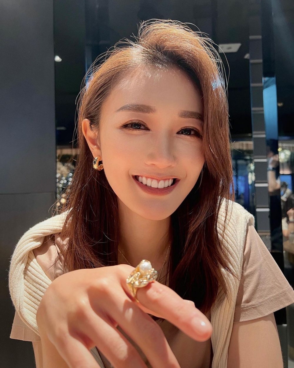 張寶兒近年開始參與造型設計