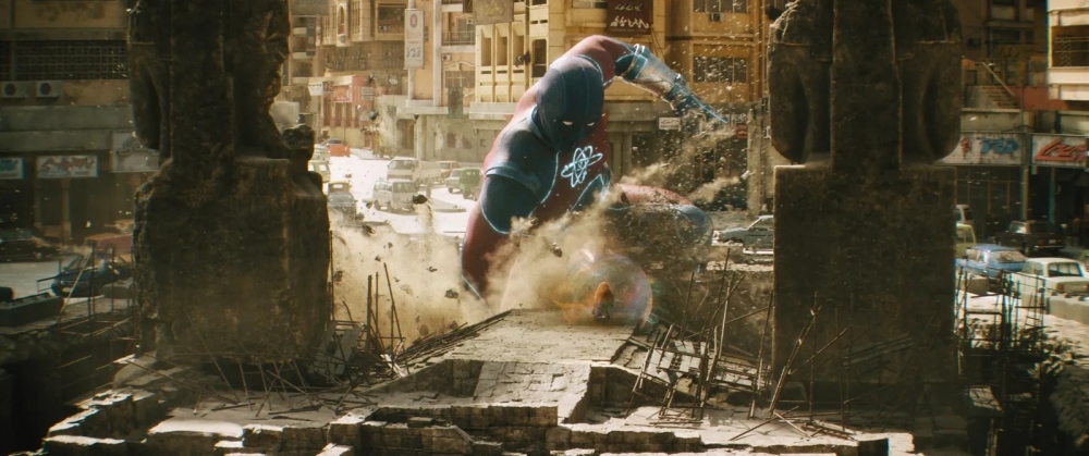 「原子粉碎者」可以操控體內分子結構的大小和密度，讓身體隨時縮大縮小！