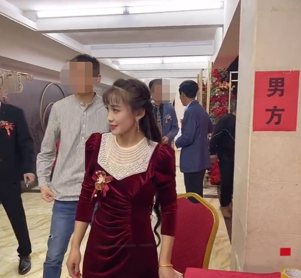 近日，有內地女士喺出席婚禮時錯認奶奶做「新娘」，引起熱話！