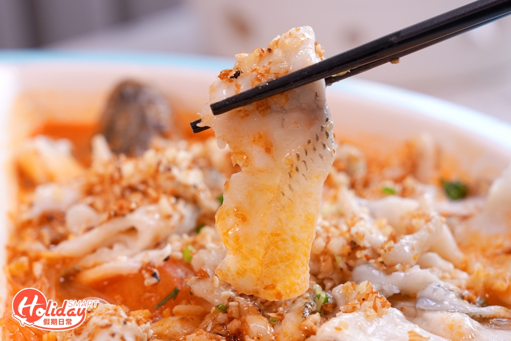 與魚片一起燉煮，魚肉細嫩配上開胃湯汁，及掛湯粉絲更惹味。