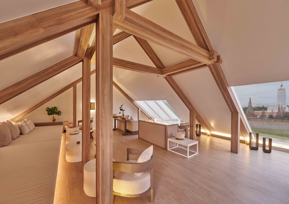 而其他房間就多數面向河景，房間內有超大嘅落地玻璃！