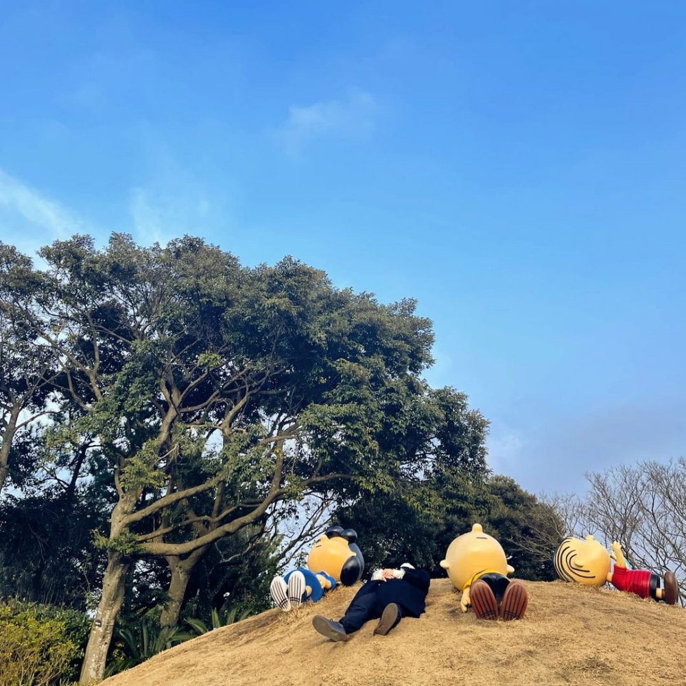 不少BTS鐵粉跟隨Jimin的動作拍照～