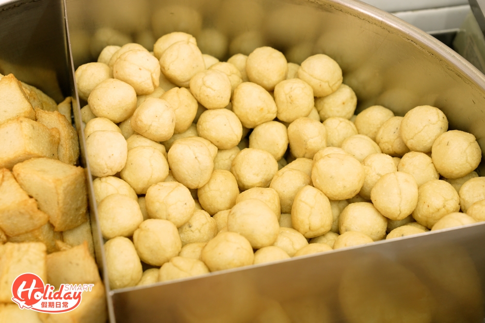 無論魚片豆、墨魚丸或是魚皮蝦都有供應,不單街坊喜歡食,連附近餐廳也經常來入貨!