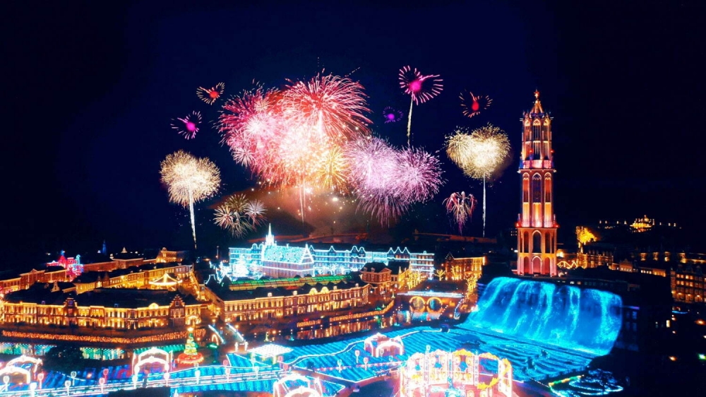 聖誕煙花匯演，最特別嘅係煙花係心形