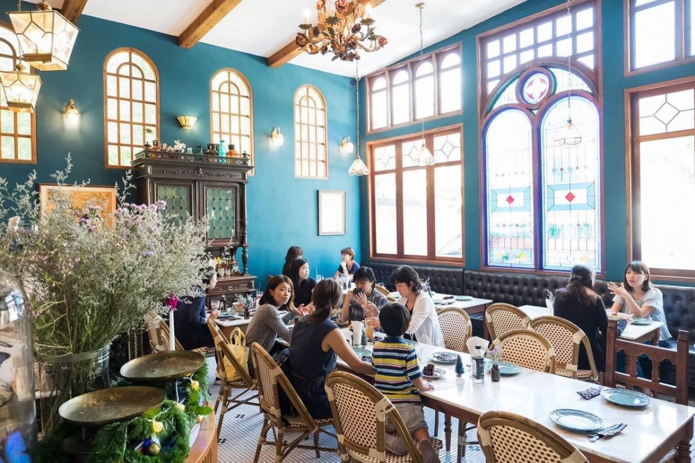 featherstone_cafe IG