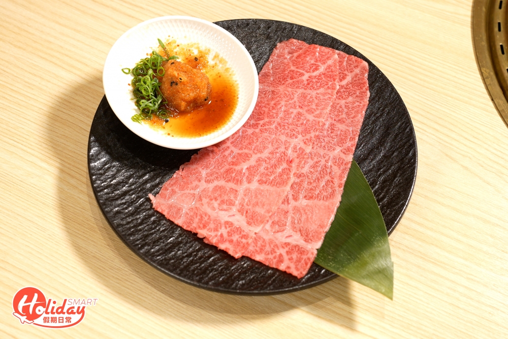 稀有部位座布團,是肩裡脊內側肉,亦是和牛中霜降最強的部位