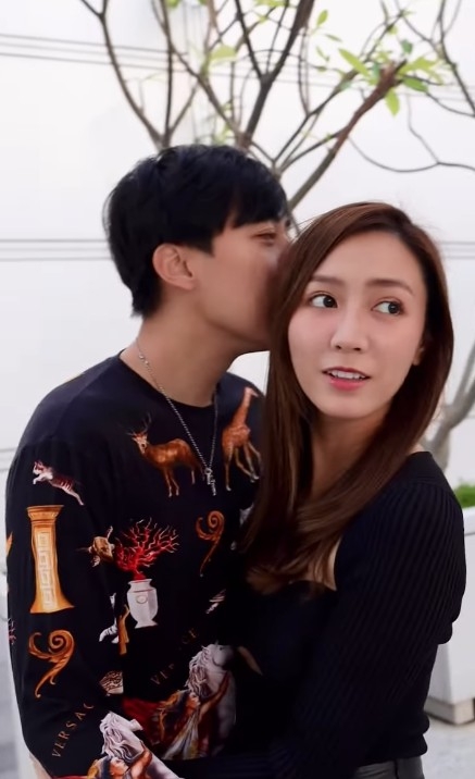 張欣欣同男朋友Alex