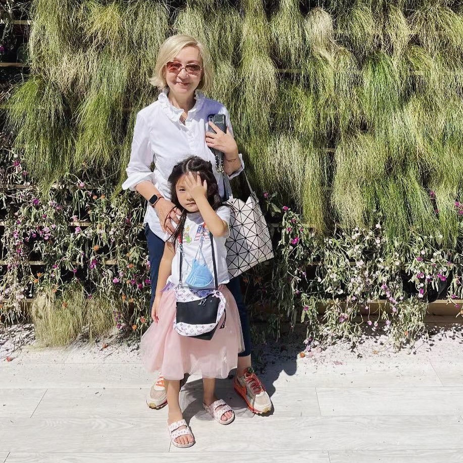 陳冠希媽媽Carol同孫女