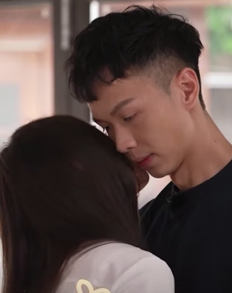 《CP訓練營》中Kyle明顯唔係Gillian以往鍾愛嘅男生類型，不過喺節目中佢卻對Kyle表現感興趣