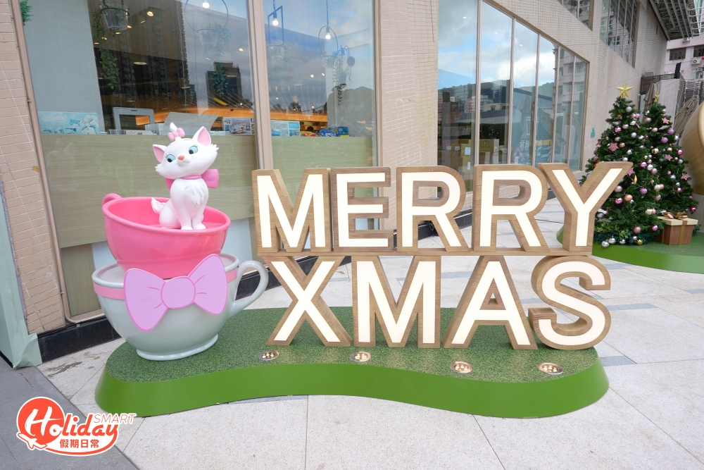 另一邊「動物森林茶會」還有一班可愛迪士尼小動物等候大家，富貴貓Marie、小鹿斑比及小飛象等會穿梭在不同打卡位跟大家合照。