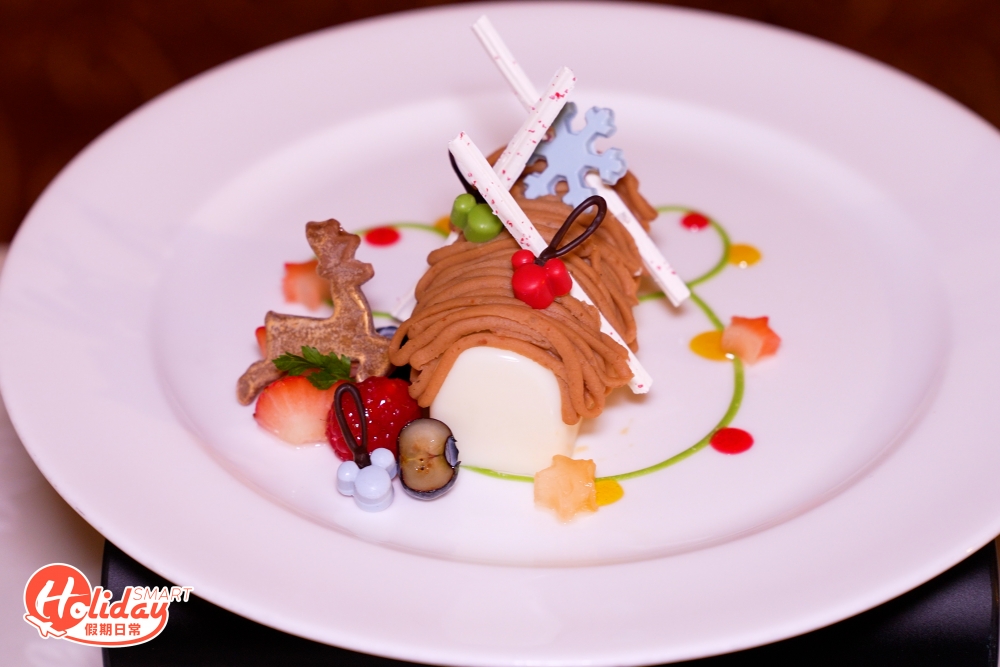 園內餐廳亦換上聖誕限定餐點，有齊4道菜晚餐、自助餐、小食、甜品等！