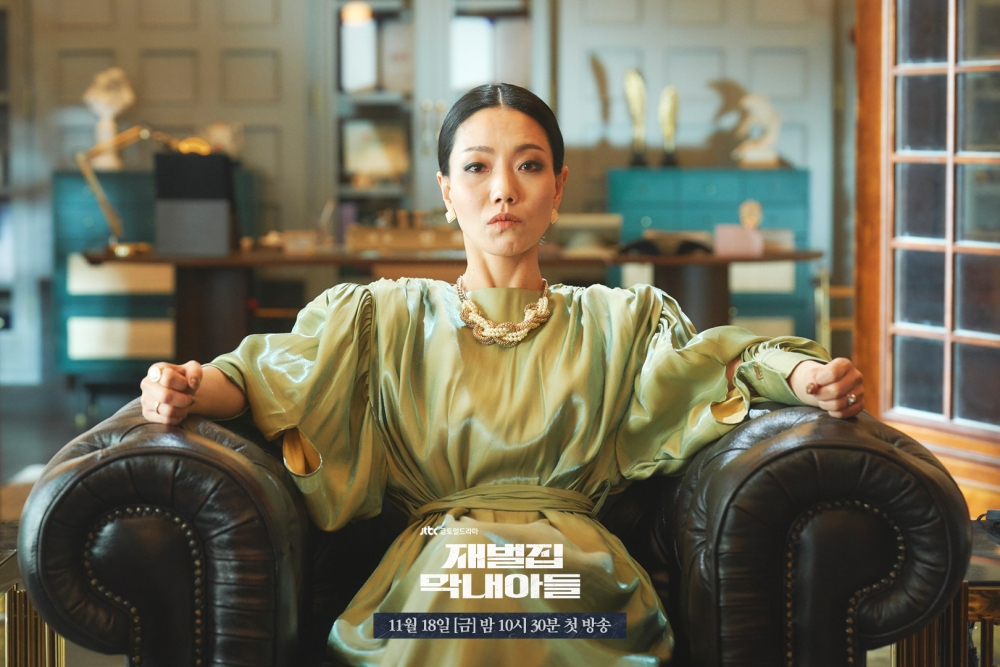 金信祿飾演順洋家的女兒「陳華榮」。