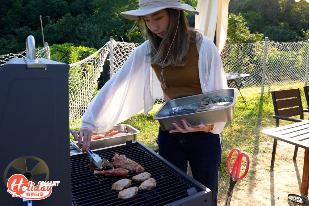 夜晚更可以預約BBQ服務,場地提供燒烤爐租借,可以自攜燒烤食品,或者在出發前先向場地訂購燒烤套餐,有1人和4人燒烤套餐可以選擇,更供應豪華海鮮BBQ套餐。