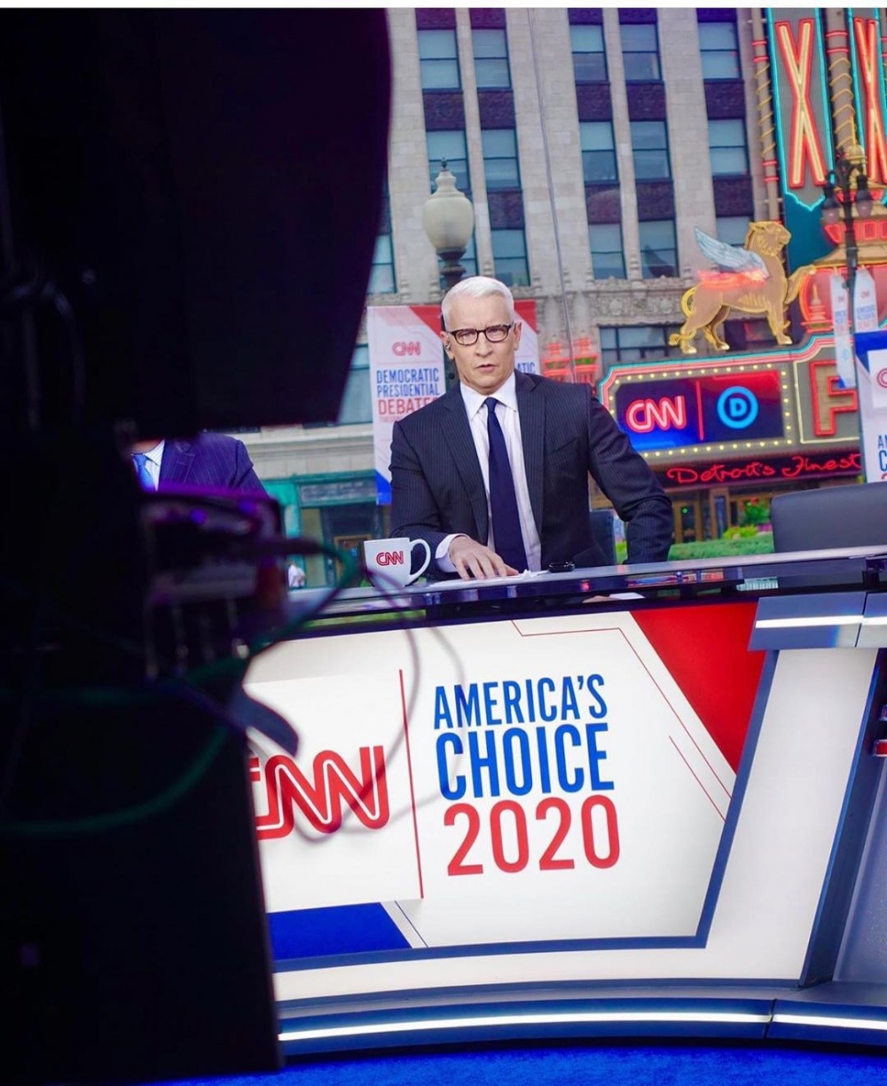 著名CNN主播Anderson Hays Cooper特別客串演出～