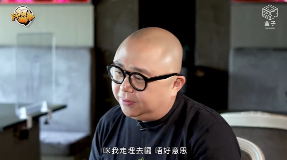Bob喺尋找歌手們錄音前,都好客氣地先詢問對方嘅唱片公司同意
