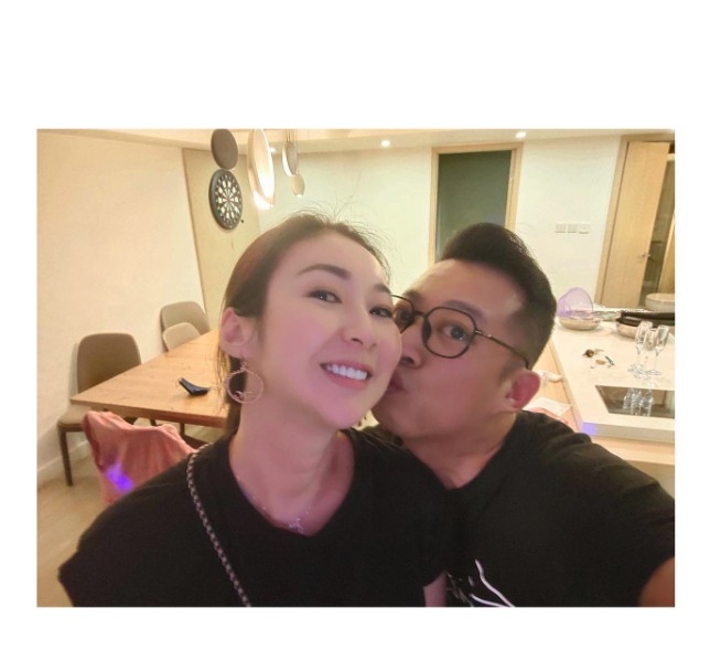 而佢亦表示自己非常適應呢種生活,認為咁樣爭吵亦少咗!