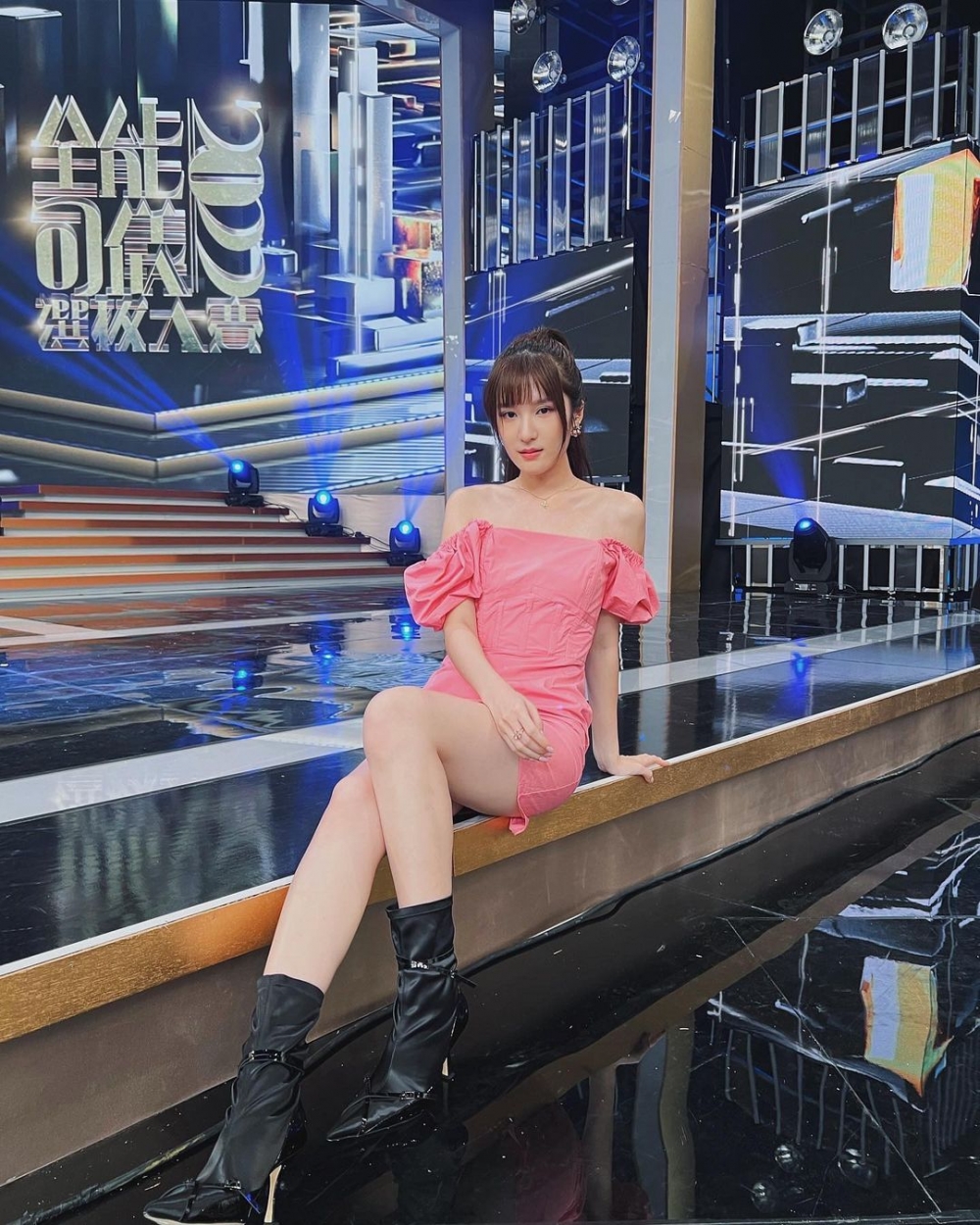 近日鞏姿希仲參加咗《全能司儀選拔大賽2022》。