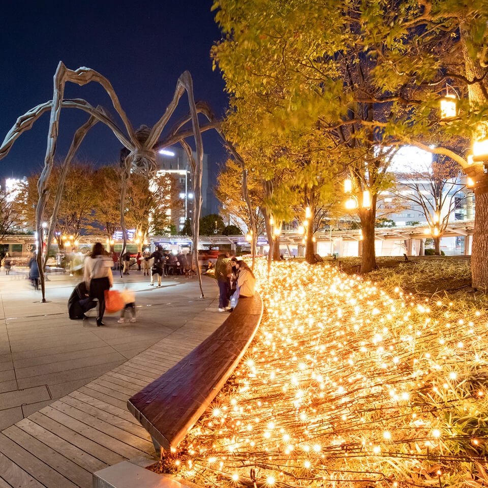 六本木之丘每年舉辦的聖誕點燈活動，都可以見到閃爍絢爛的燈光星海！