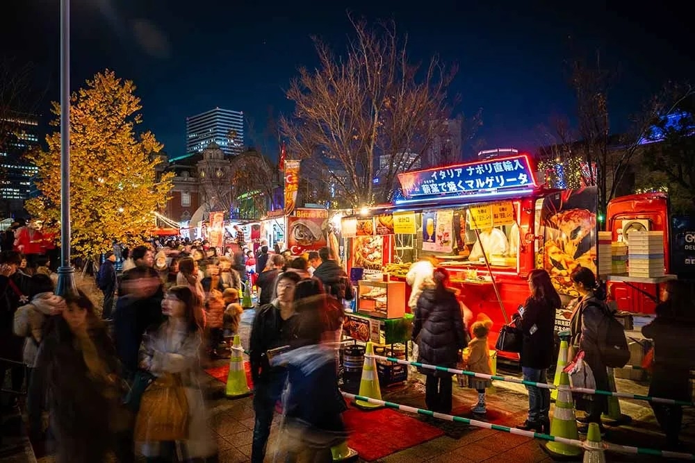 時隔三年再次回歸的美食市集，今年增設不少全新可愛裝飾以及更多種類的餐車！