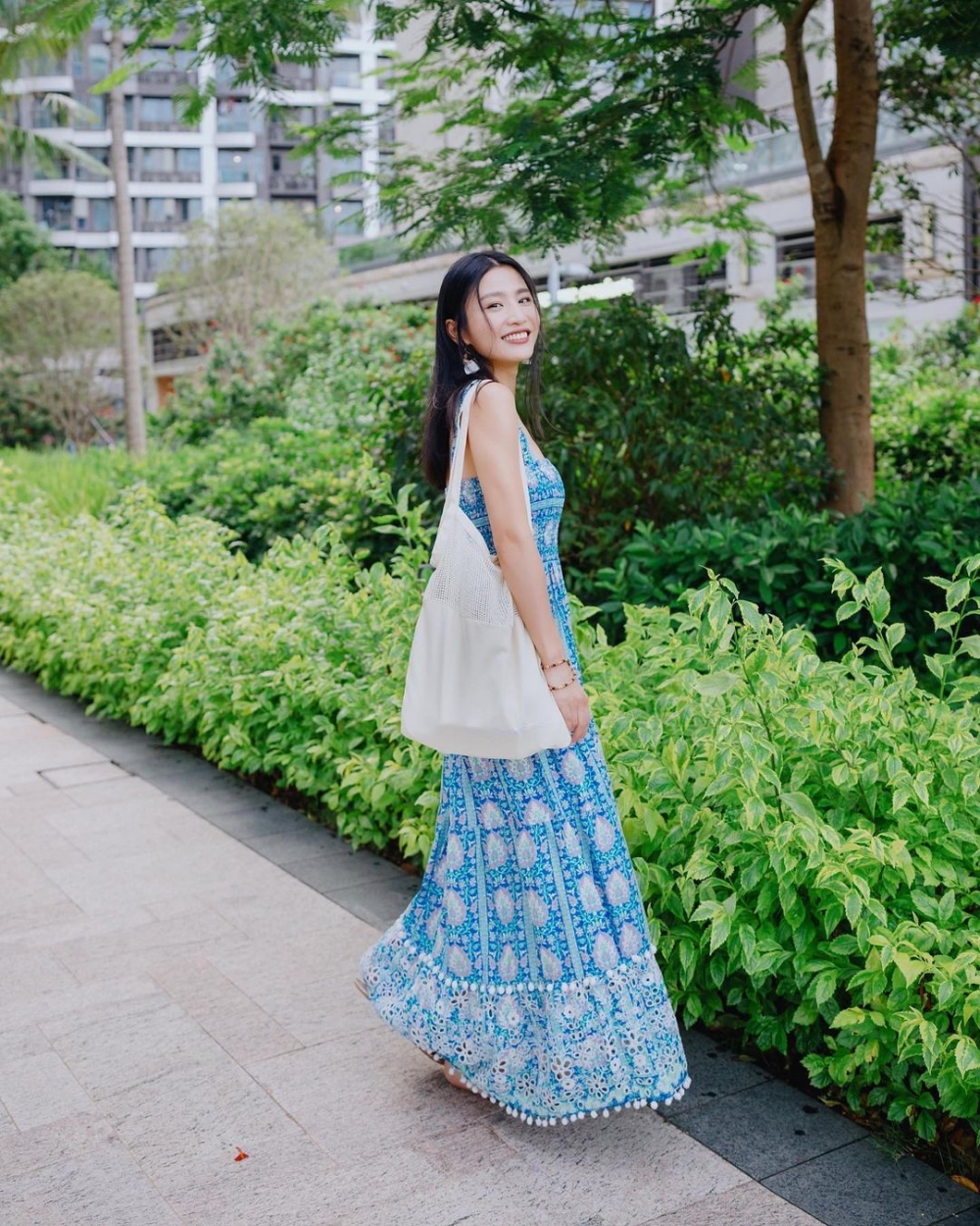 Coffee表示以前一個朋友幫過嗰位KOL老婆免費宣傳過佢哋間花店,同對方毫無交情