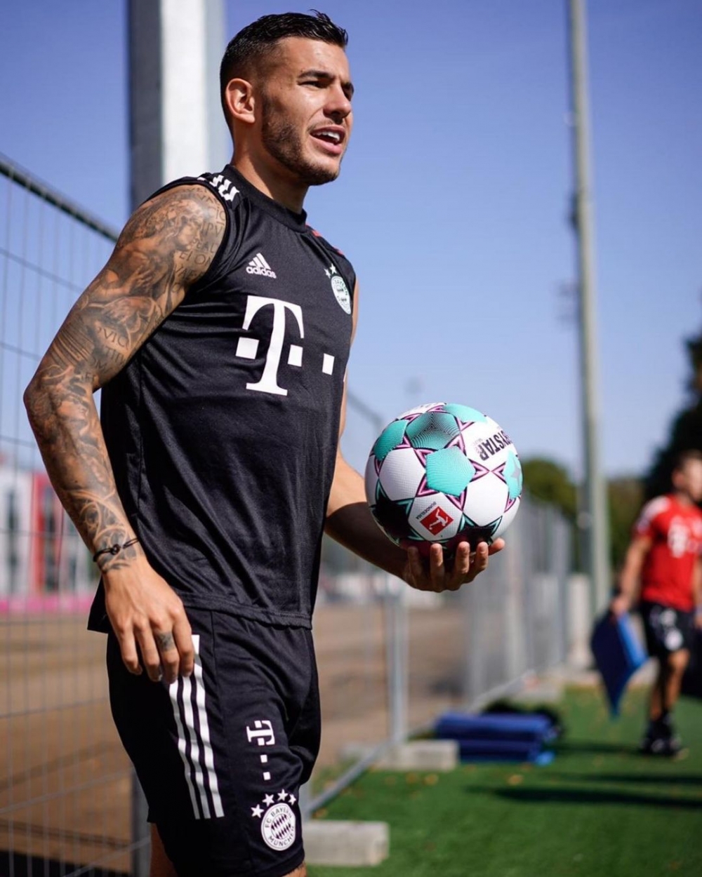 哥哥Lucas Hernández。