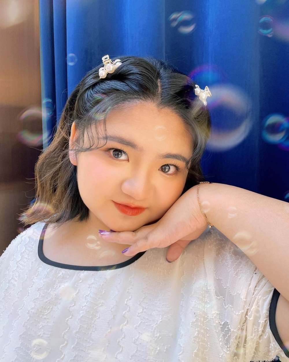 何嘉珍戀愛經驗頗為豐富。