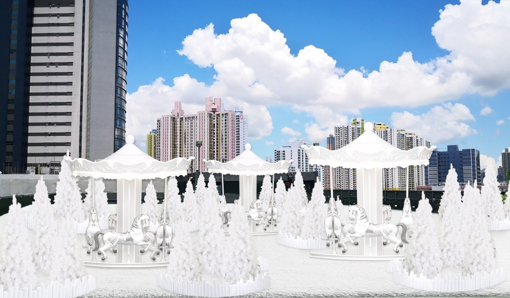 除了純白飄雪場景，更特別設置大人和小朋友專用的夢幻旋轉木馬，打卡一流！