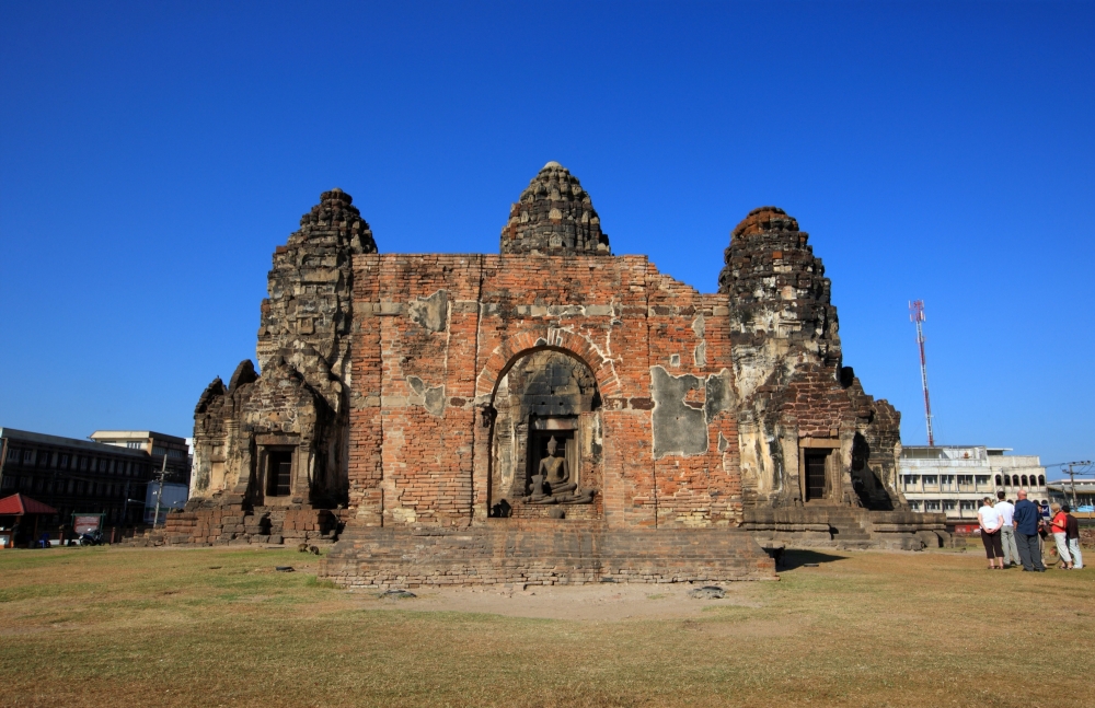 華富里景點推薦:三峰塔 Phra Prang Sam Yot