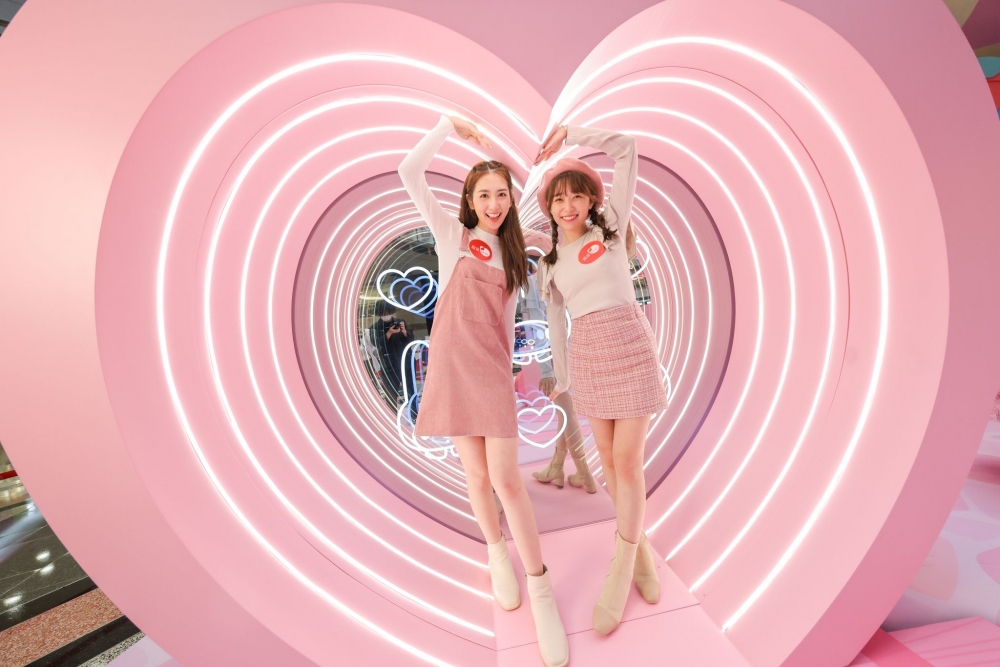 無限心形鏡面隧道！