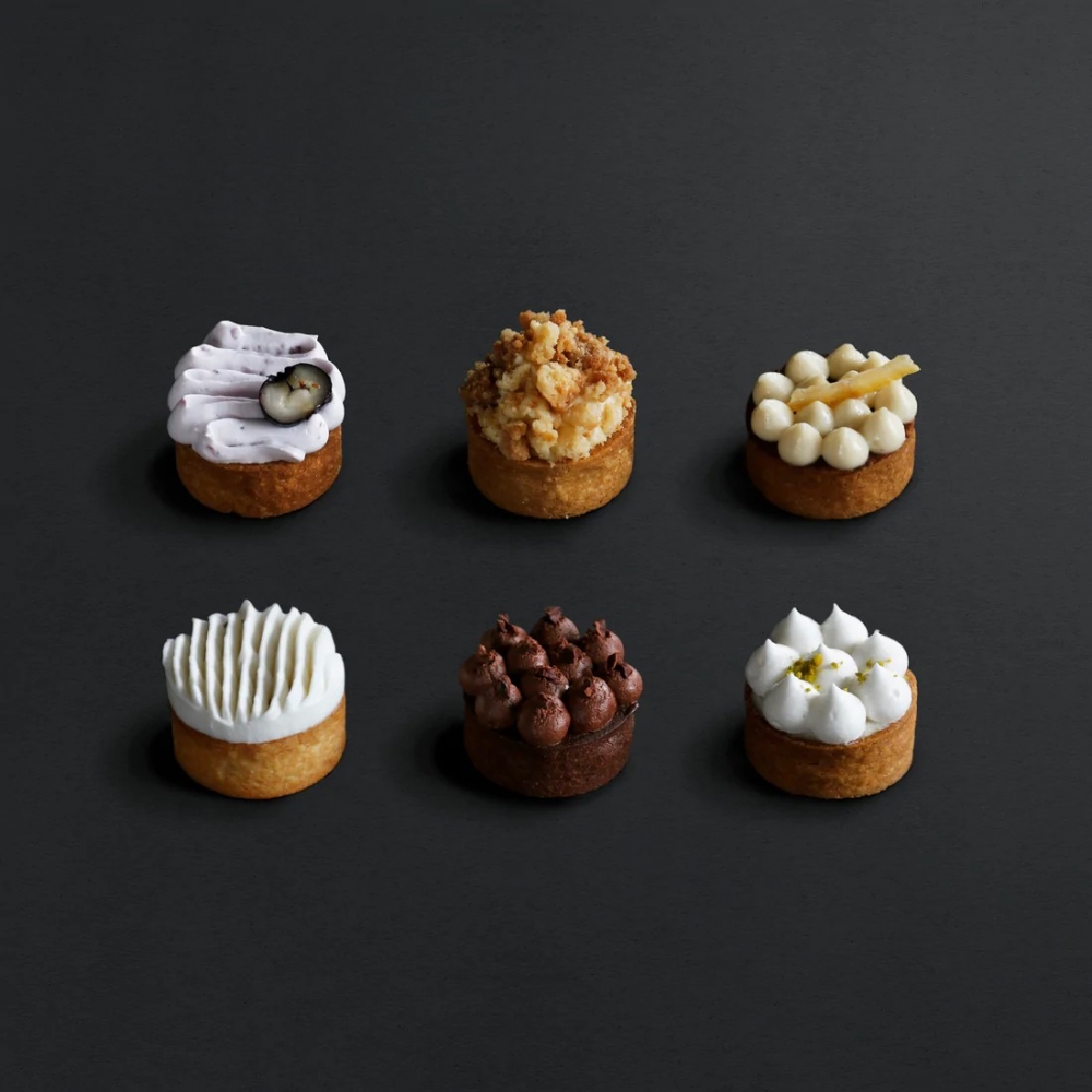 Moono主打的全素曲奇、馬卡龍和迷你小撻等十分精緻，打卡一流！