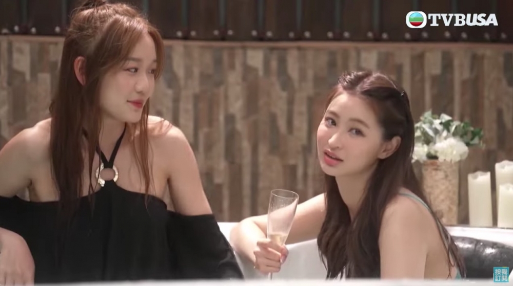 淨返兩個女生，情況相當尷尬