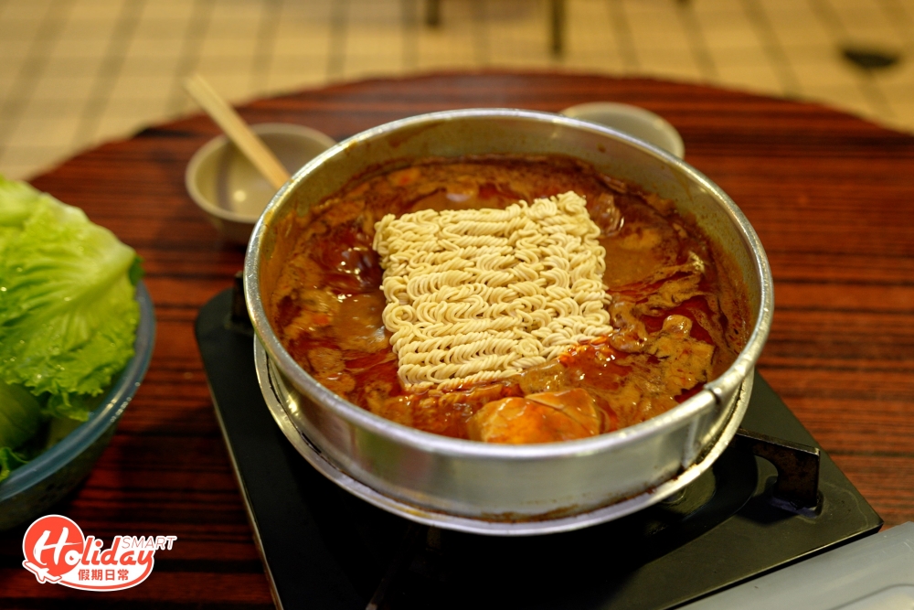 馬仔粉麵的沙嗲火鍋格外濃稠,不少食客大讚愈食愈濃郁,比起坊間的沙嗲沙底味道較獨特,故「食過返尋味」!
