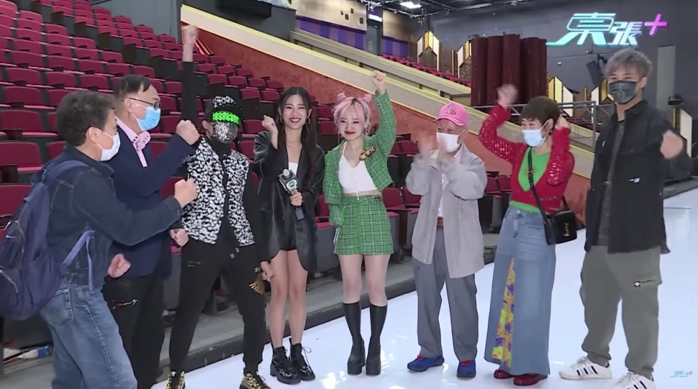 雖然唔記得歌詞，但仍獲忠實粉絲高呼口號：「娜娜醒，娜娜勁，娜娜無得頂！」